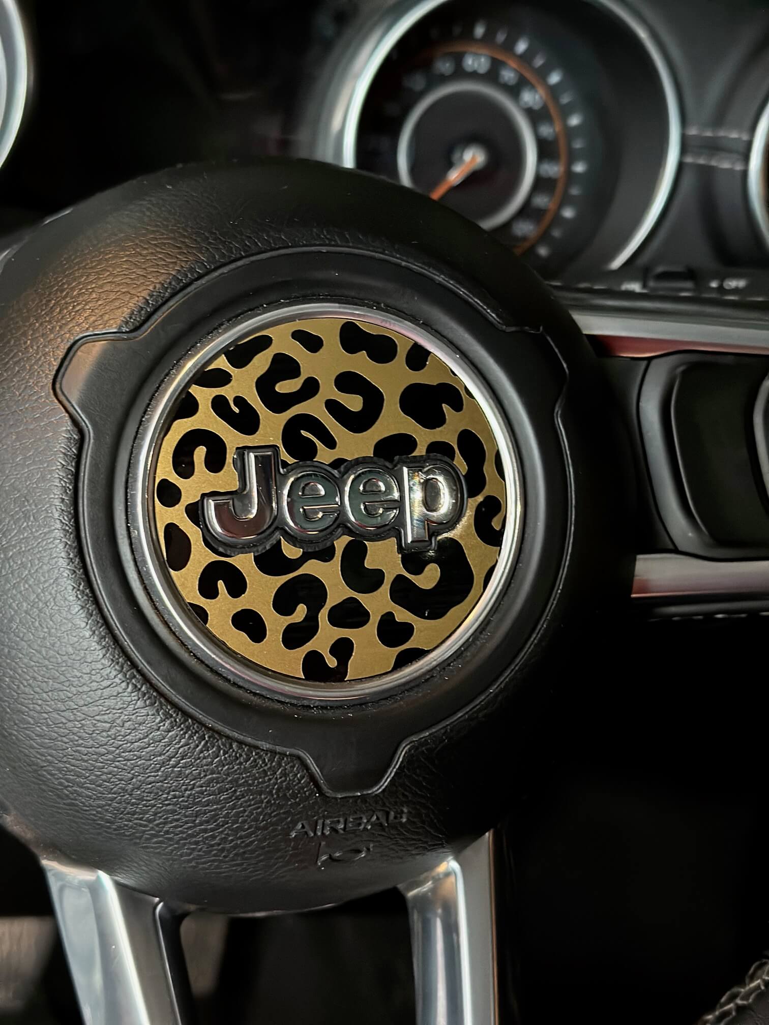 Leopard Spot pattern steering wheel decal fits 2018 2019 2020 2021 2022 2023 Jeep Wrangler Rubicon JL JLU Sahara Gladiator